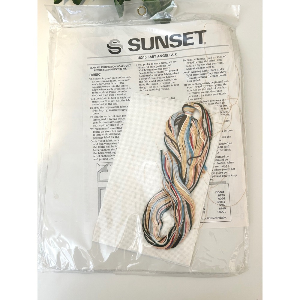 Sunset Baby Angel Pair Counted Cross Stitch Kit 18313 Ruth Morehead Vintage 1990 - Picture 2 of 2
